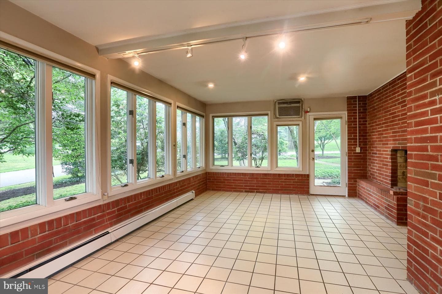 501 Saint Johns Drive photo 21