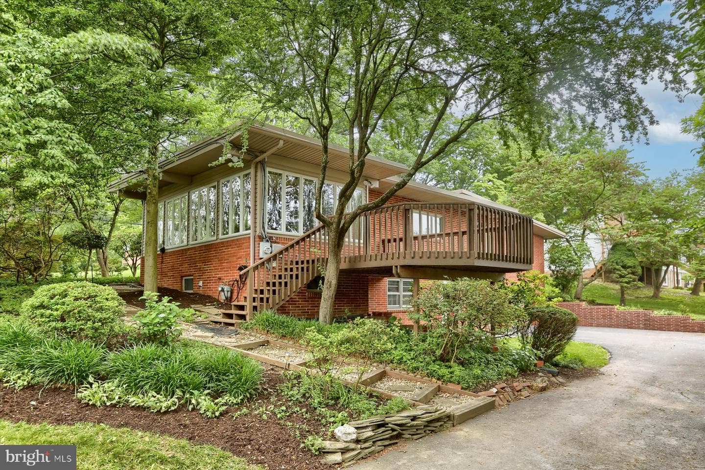 501 Saint Johns Drive photo 3
