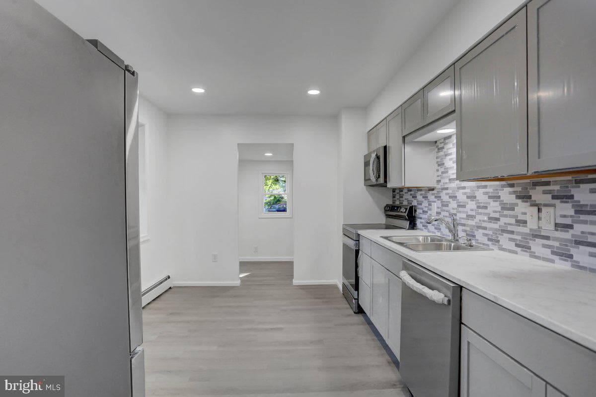 39 Kerrs Avenue photo 8