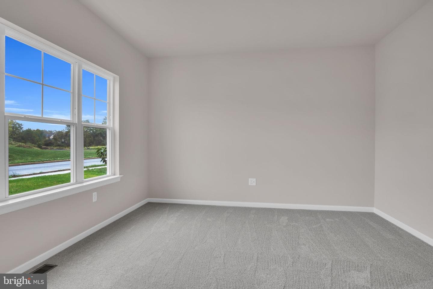 211 Forgedale Drive photo 6