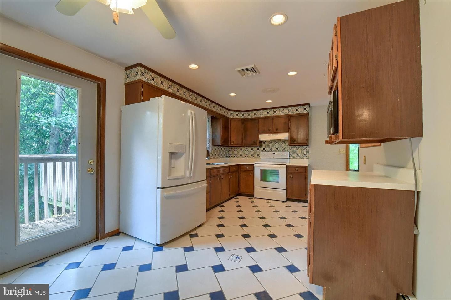 34 Riverview Drive photo 7