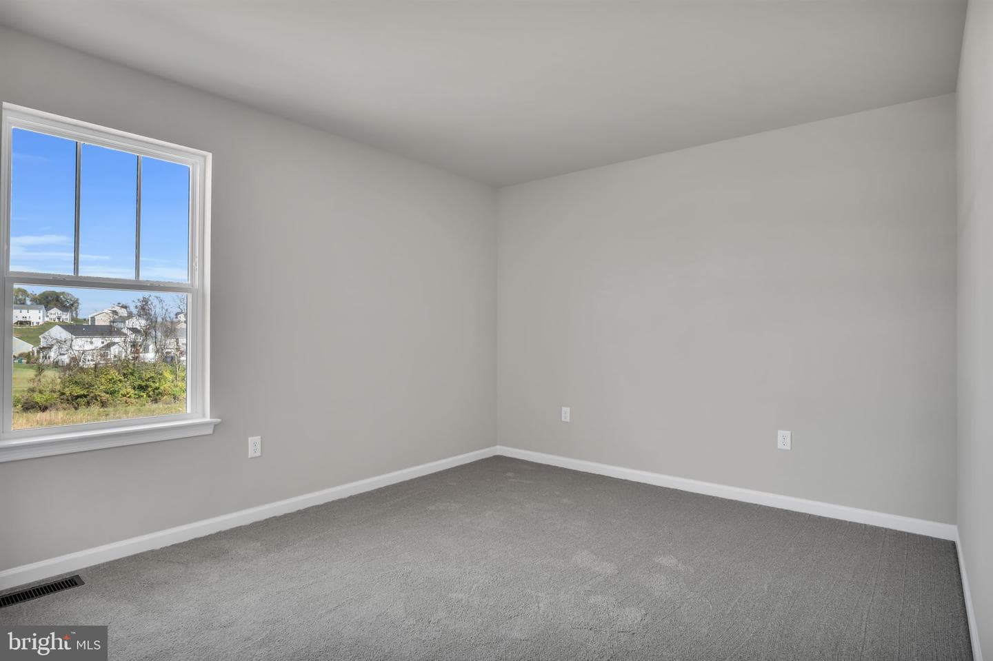 879 Ashfield Drive photo 20