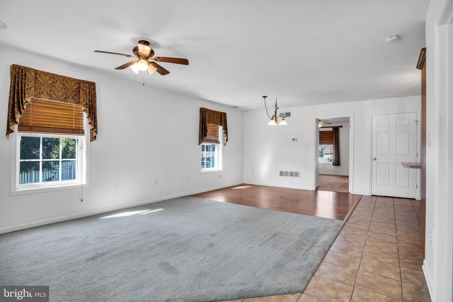 1049 Newville Road photo 2