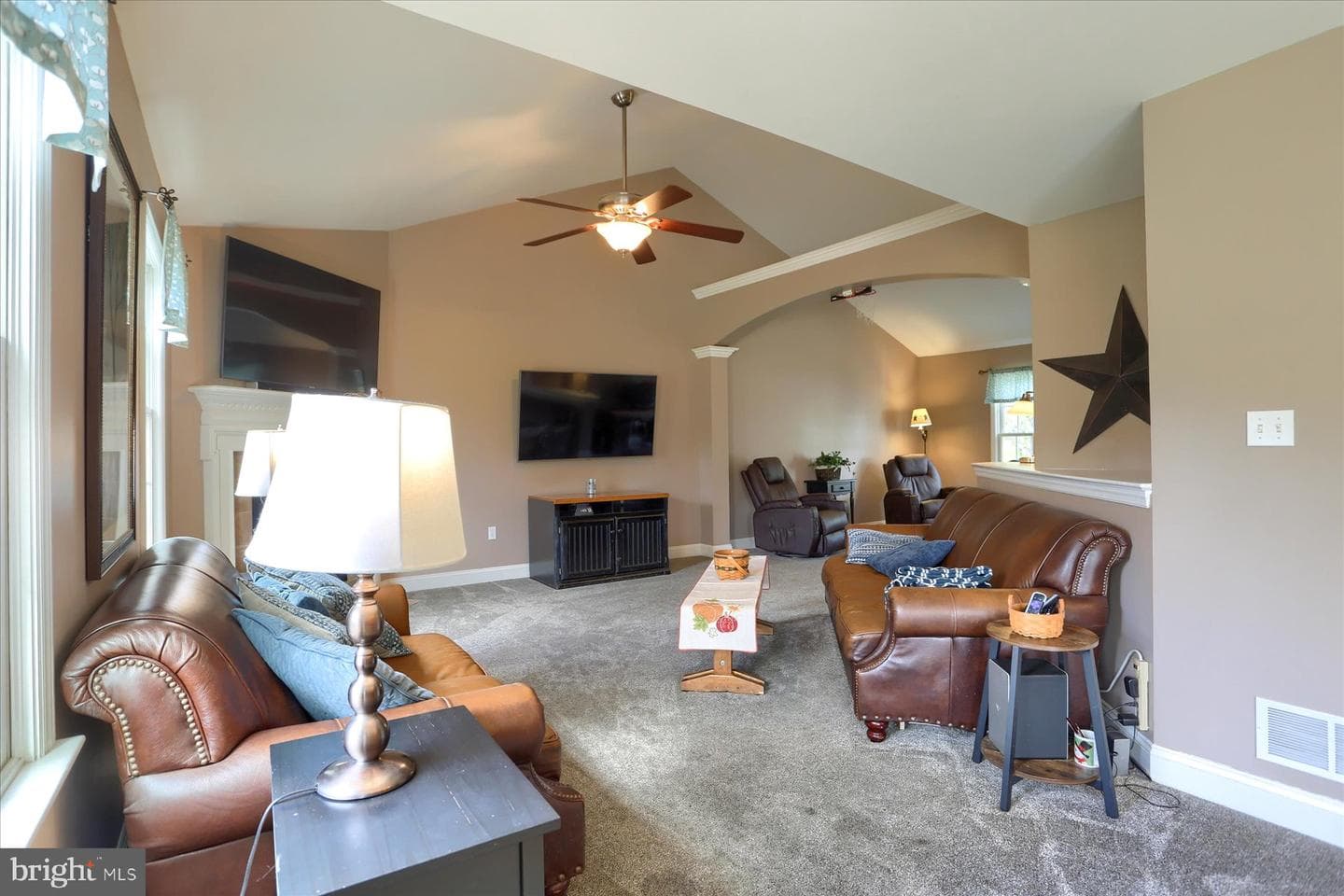 2045 Harvest Drive photo 14