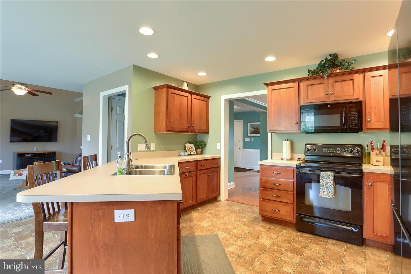 2045 Harvest Drive photo 9