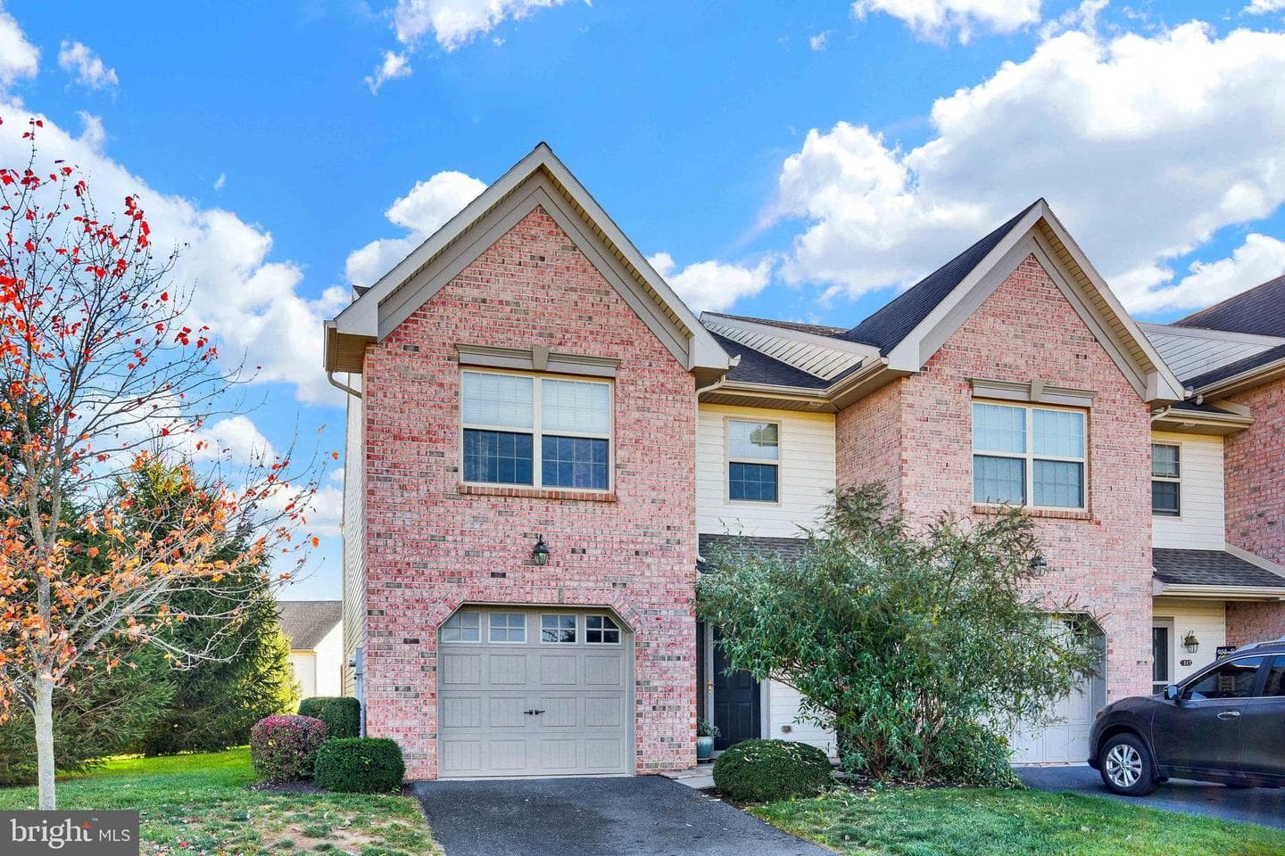 212 Melbourne Lane photo 2