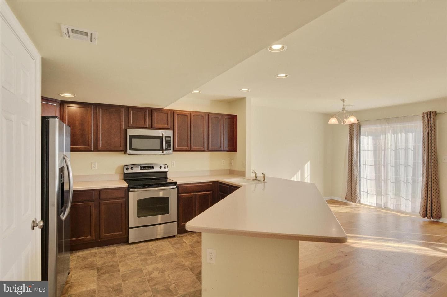 212 Melbourne Lane photo 7