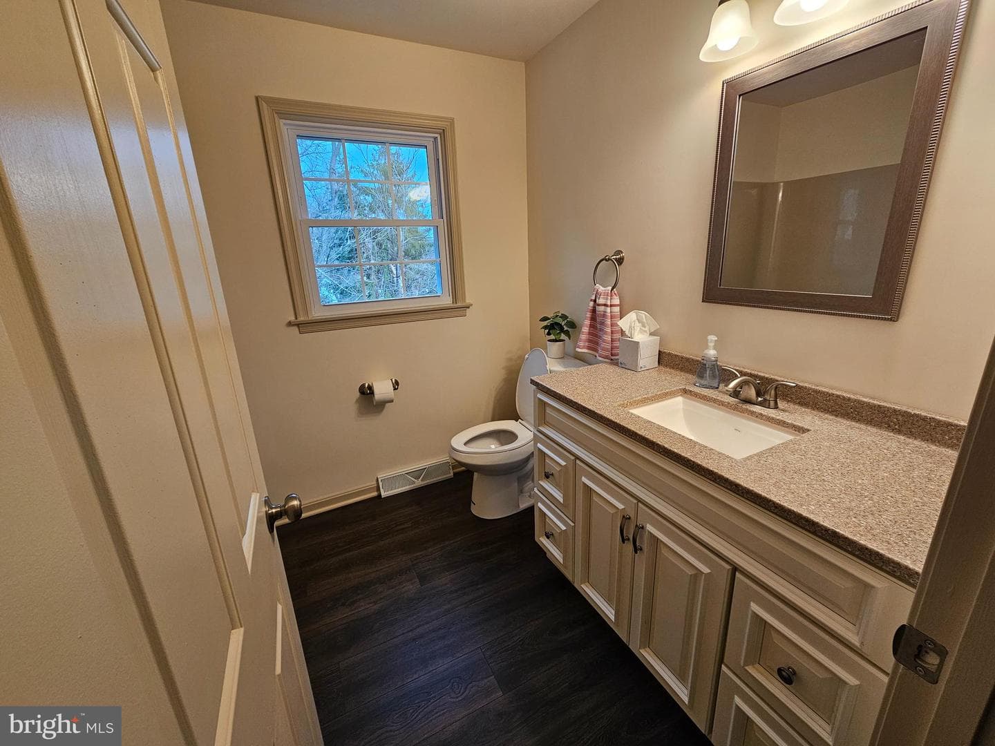 109 Deerfield Road photo 32