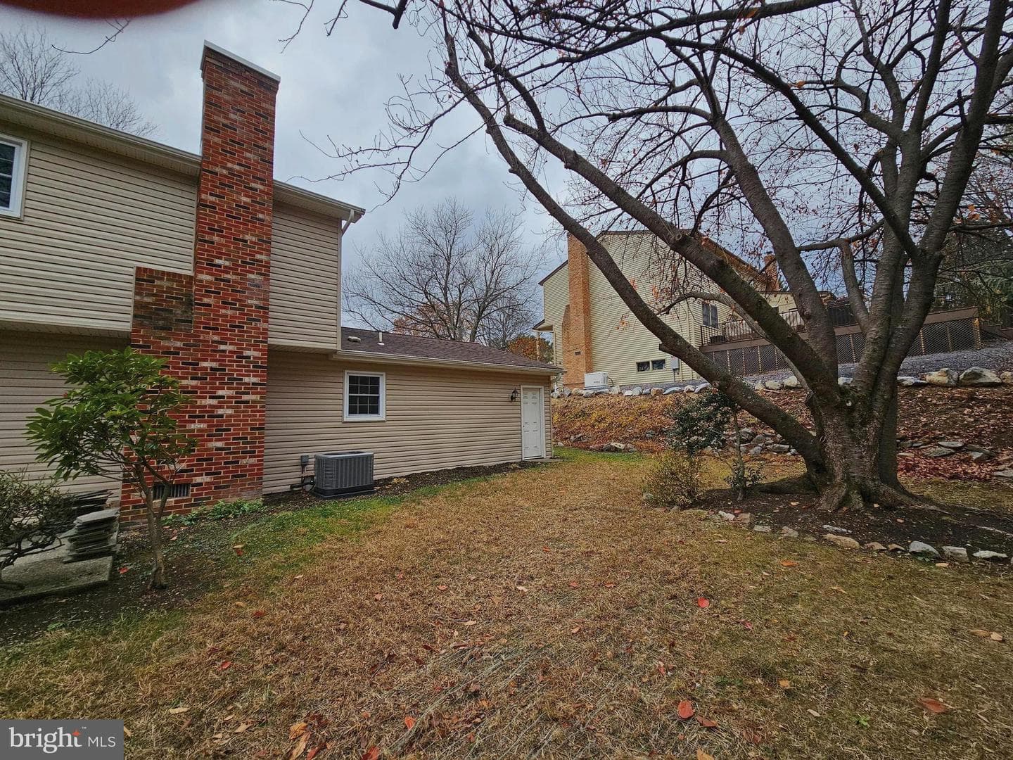 109 Deerfield Road photo 38