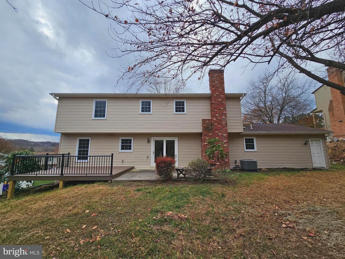 109 Deerfield Road photo 4
