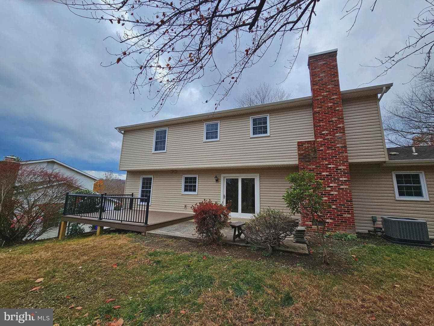 109 Deerfield Road photo 5