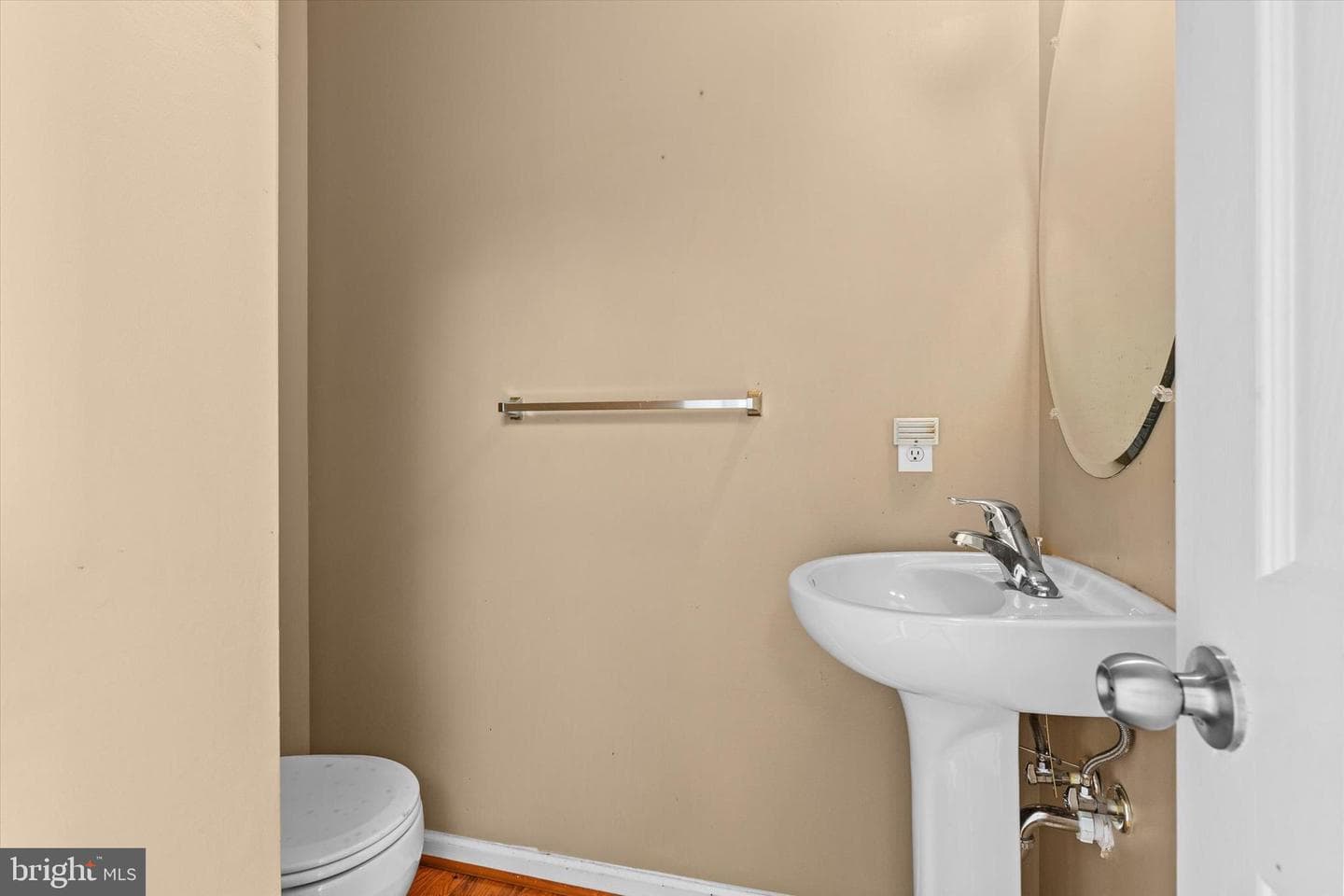 207 Brook Meadow Drive photo 9