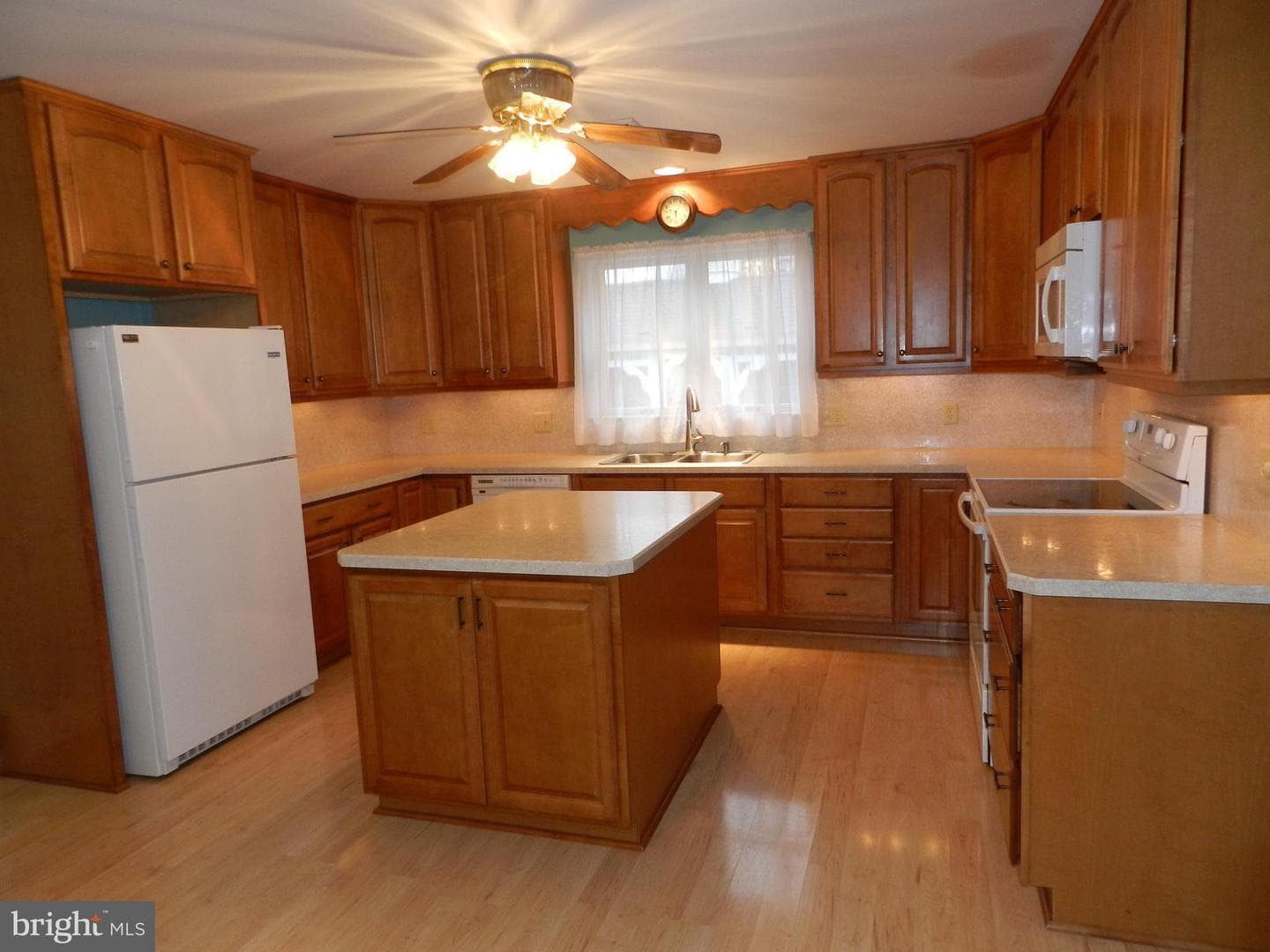 516 E Winding Hill Road photo 10