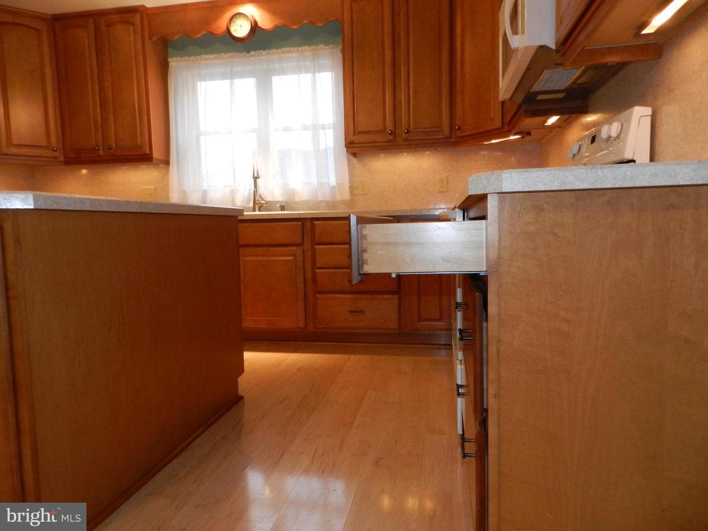 516 E Winding Hill Road photo 11