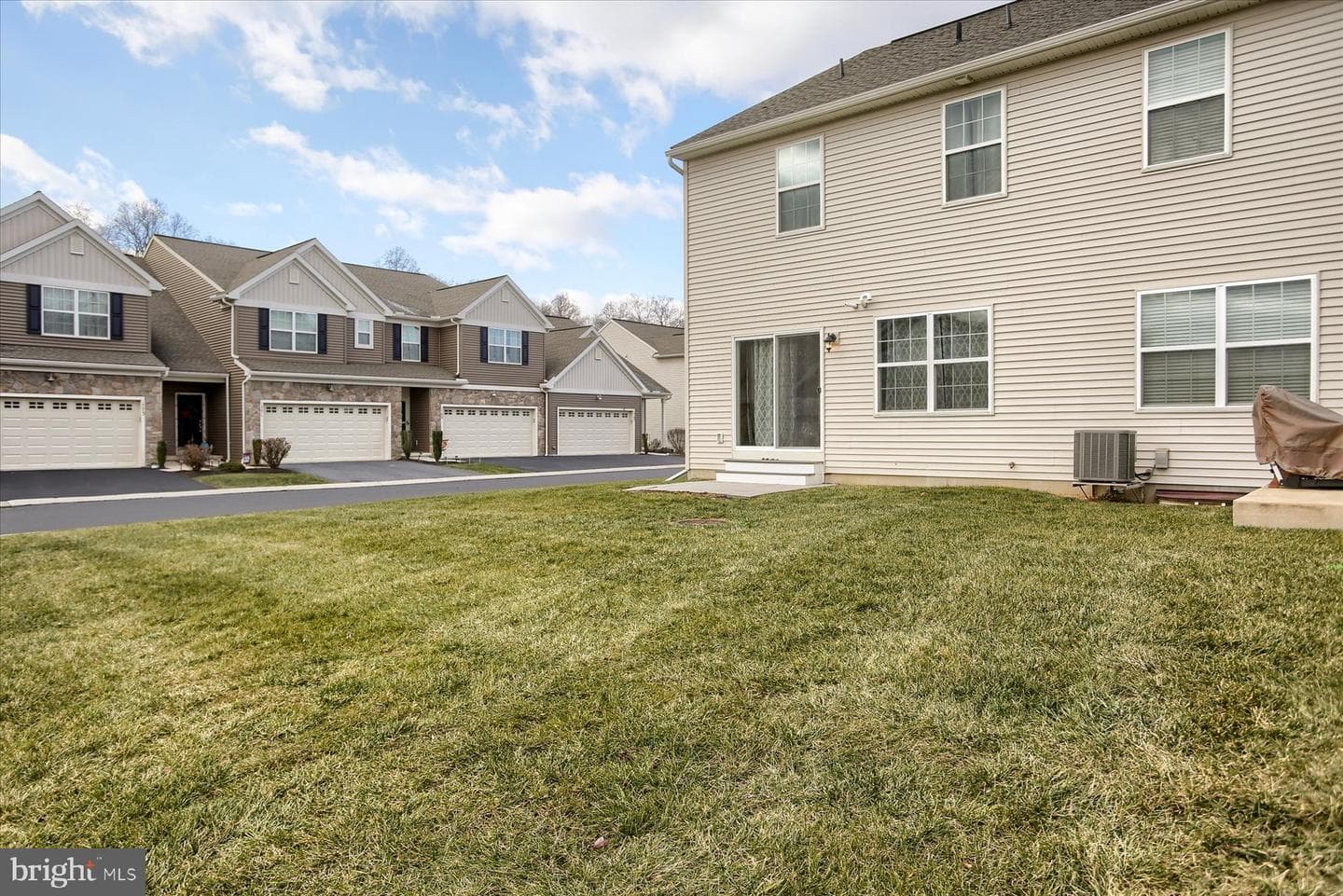 1780 Fairbank Lane photo 38