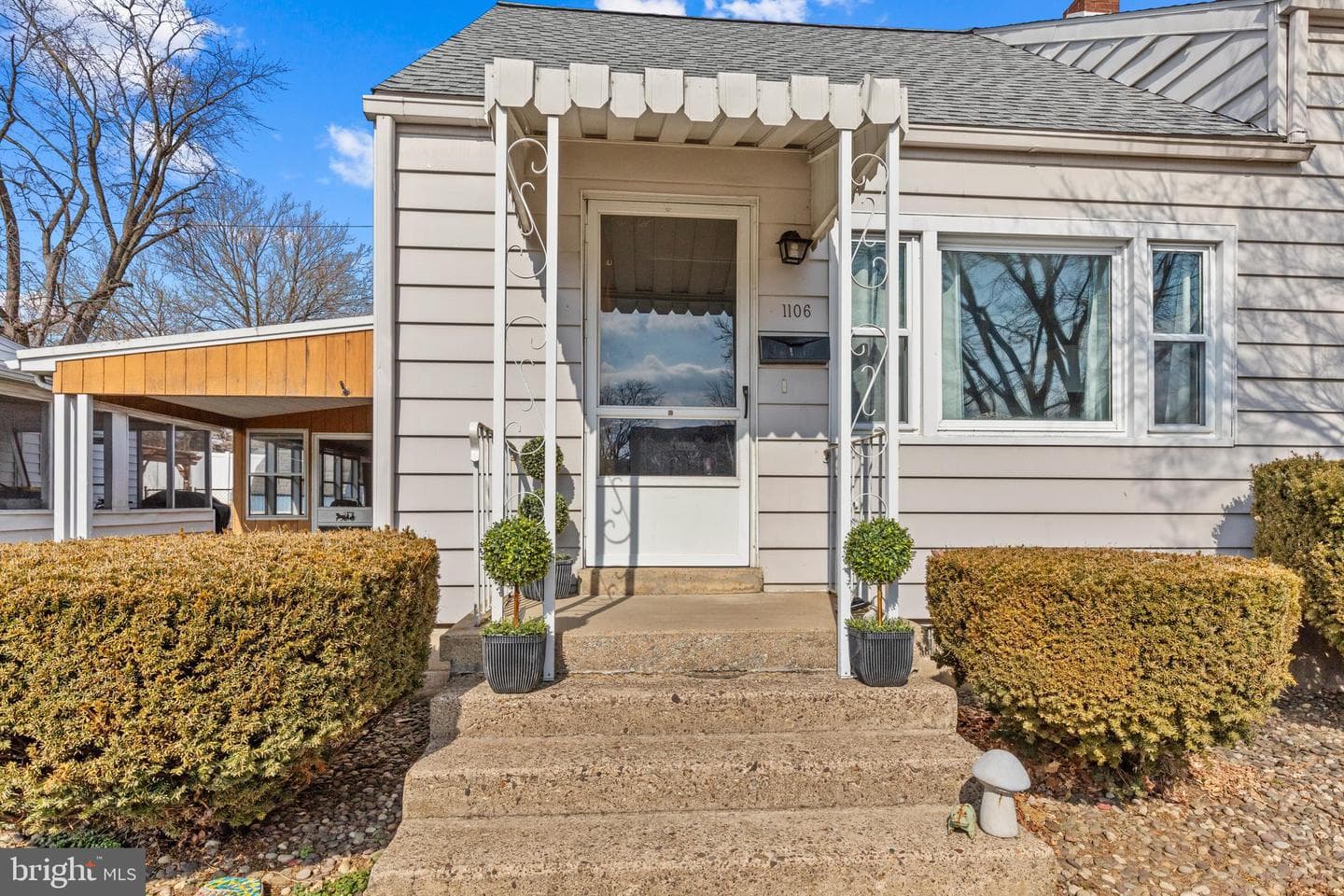 1106 Allen Street photo 2