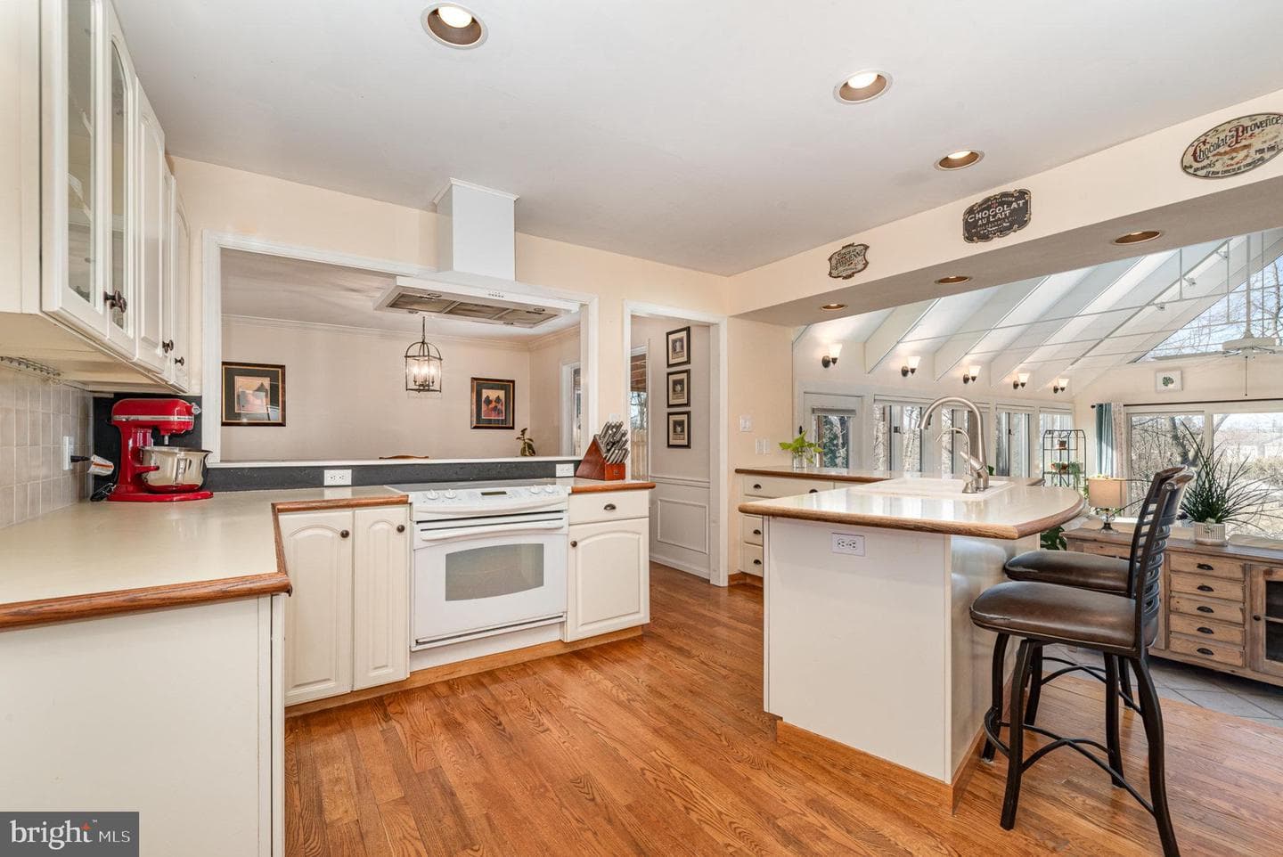 474 Woodcrest Drive photo 8