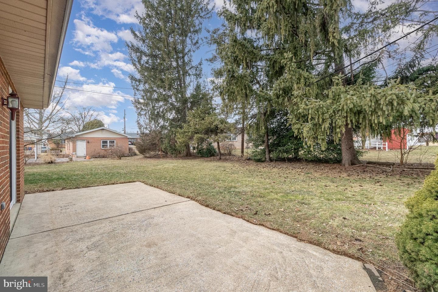 325 Belaire Drive photo 25