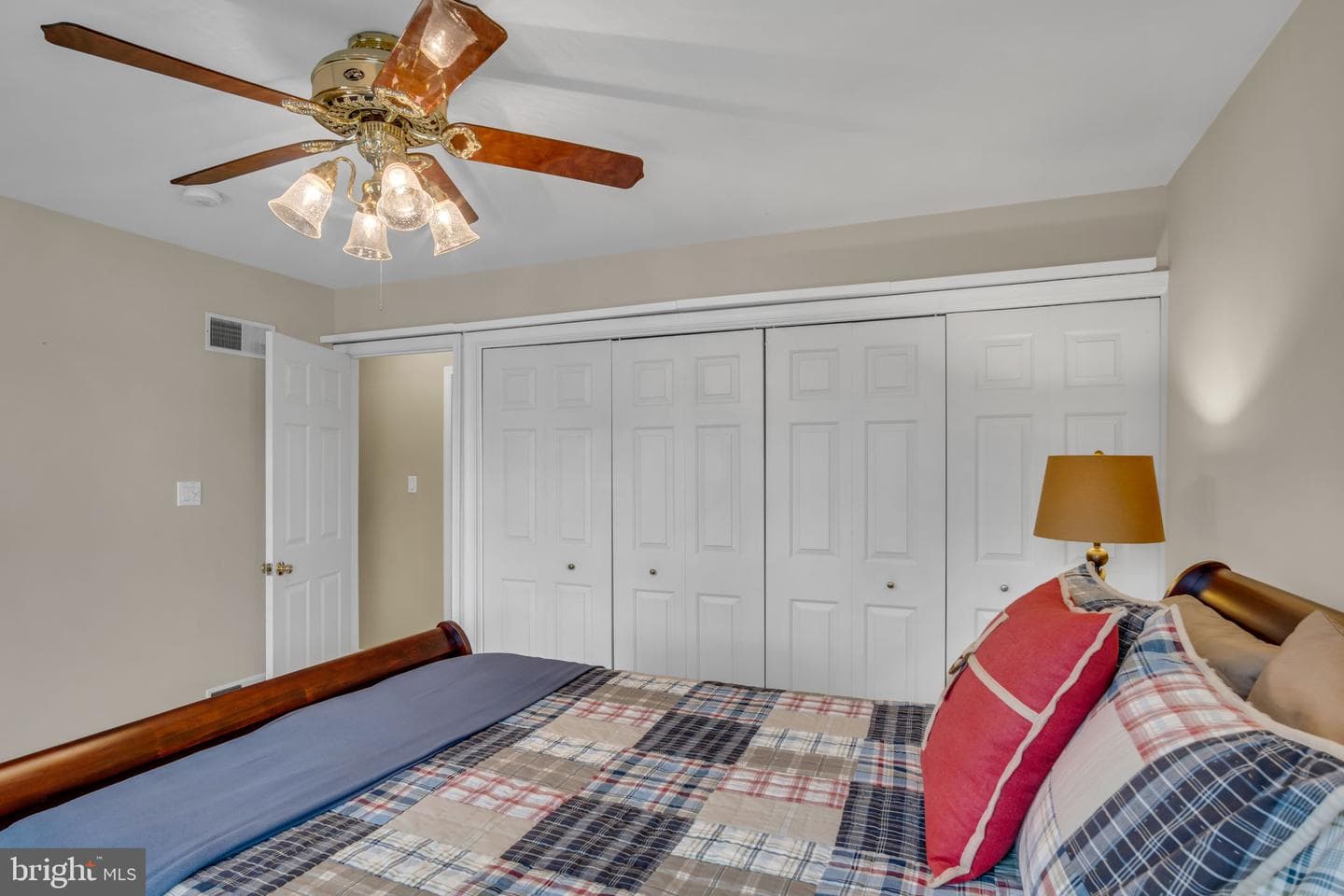 203 Saint James Court photo 30