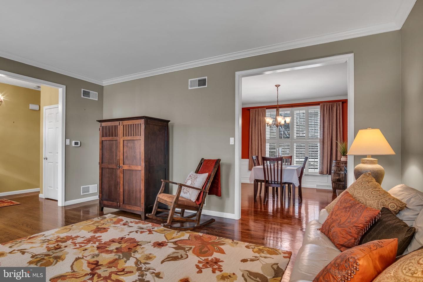 203 Saint James Court photo 8