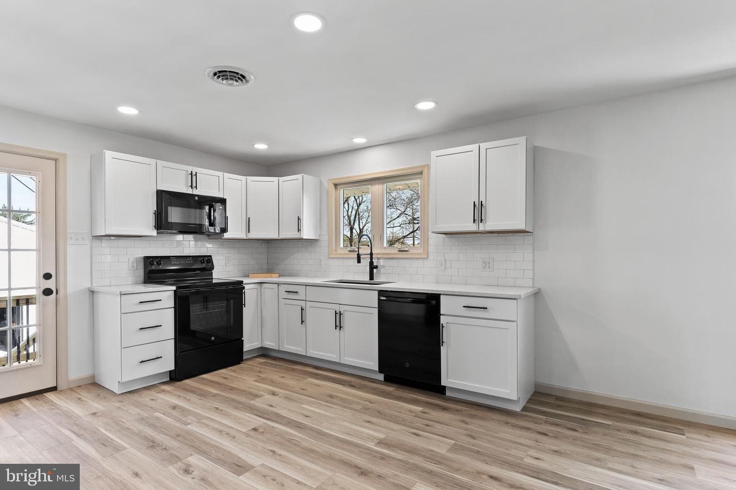 421 N Middleton Road photo 12