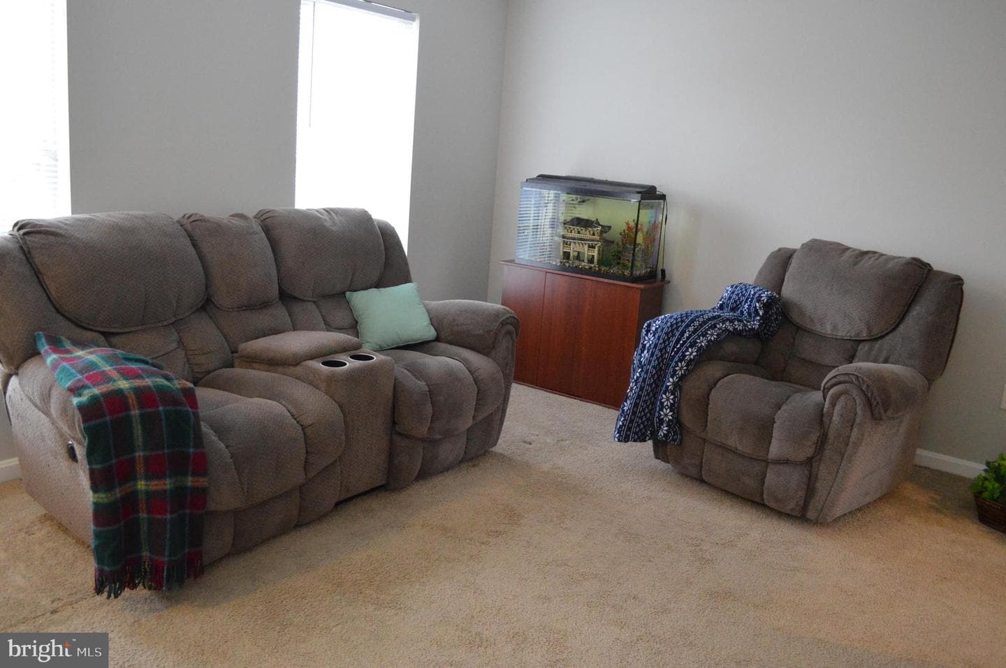 472 Stonehedge Lane photo 4