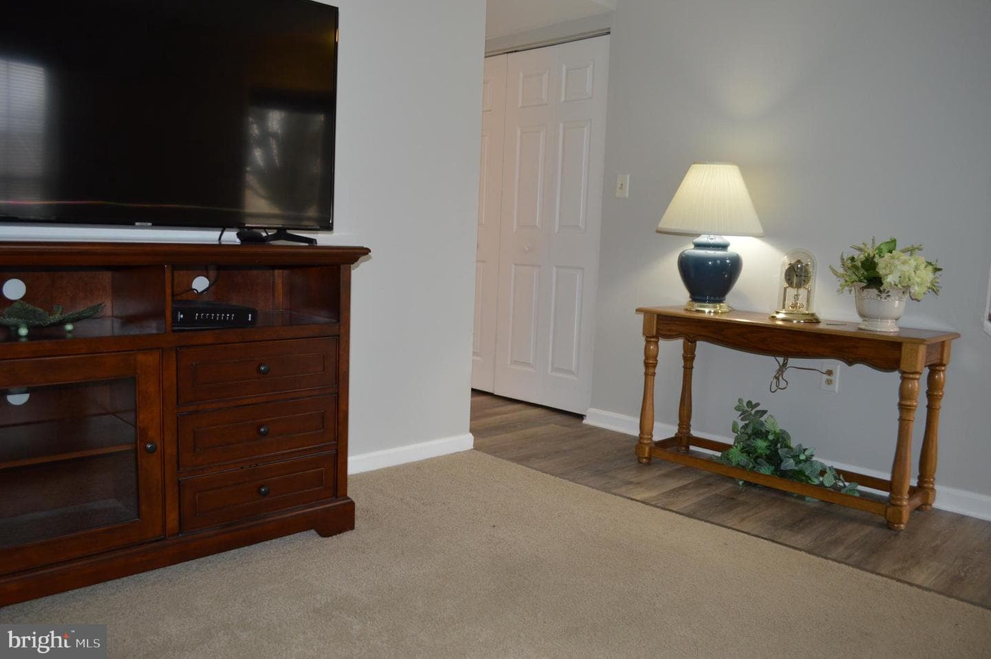 472 Stonehedge Lane photo 9