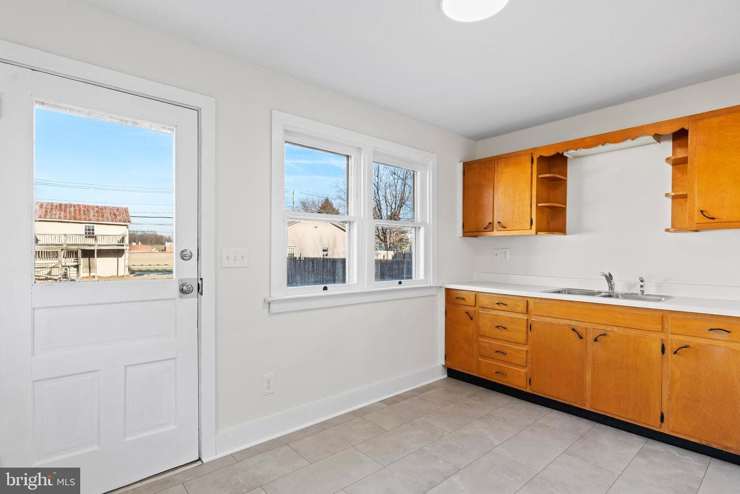 826 W Trindle Road photo 14