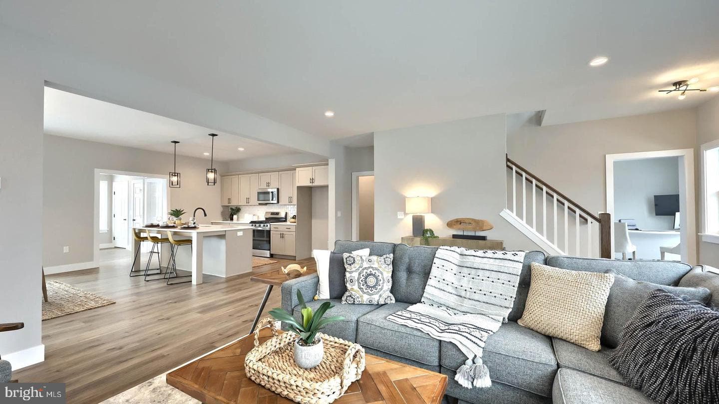 515 Estate Drive photo 6