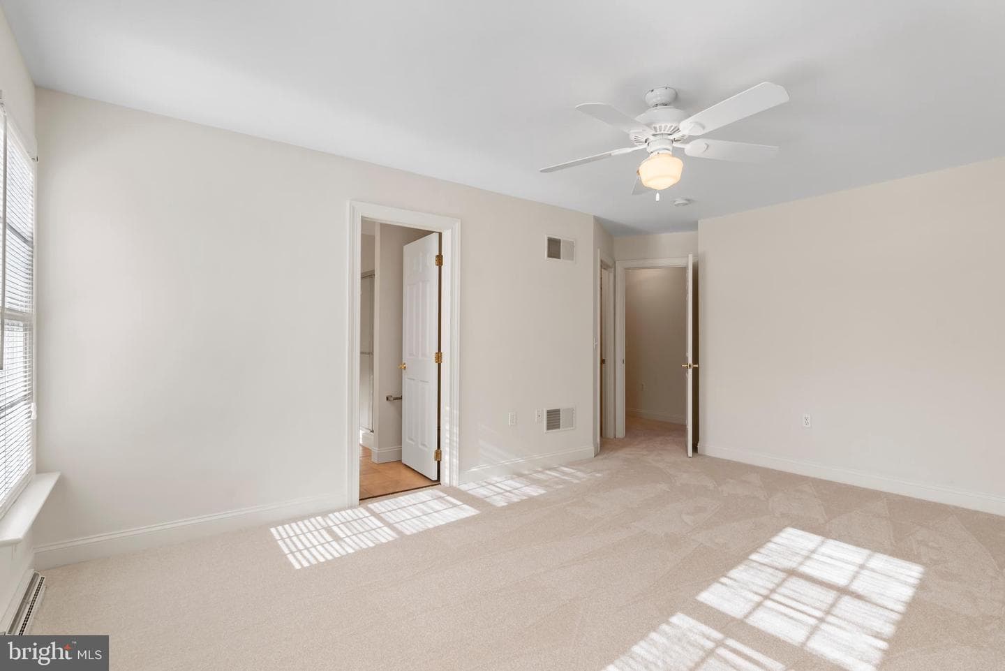 203 Friar Court photo 24
