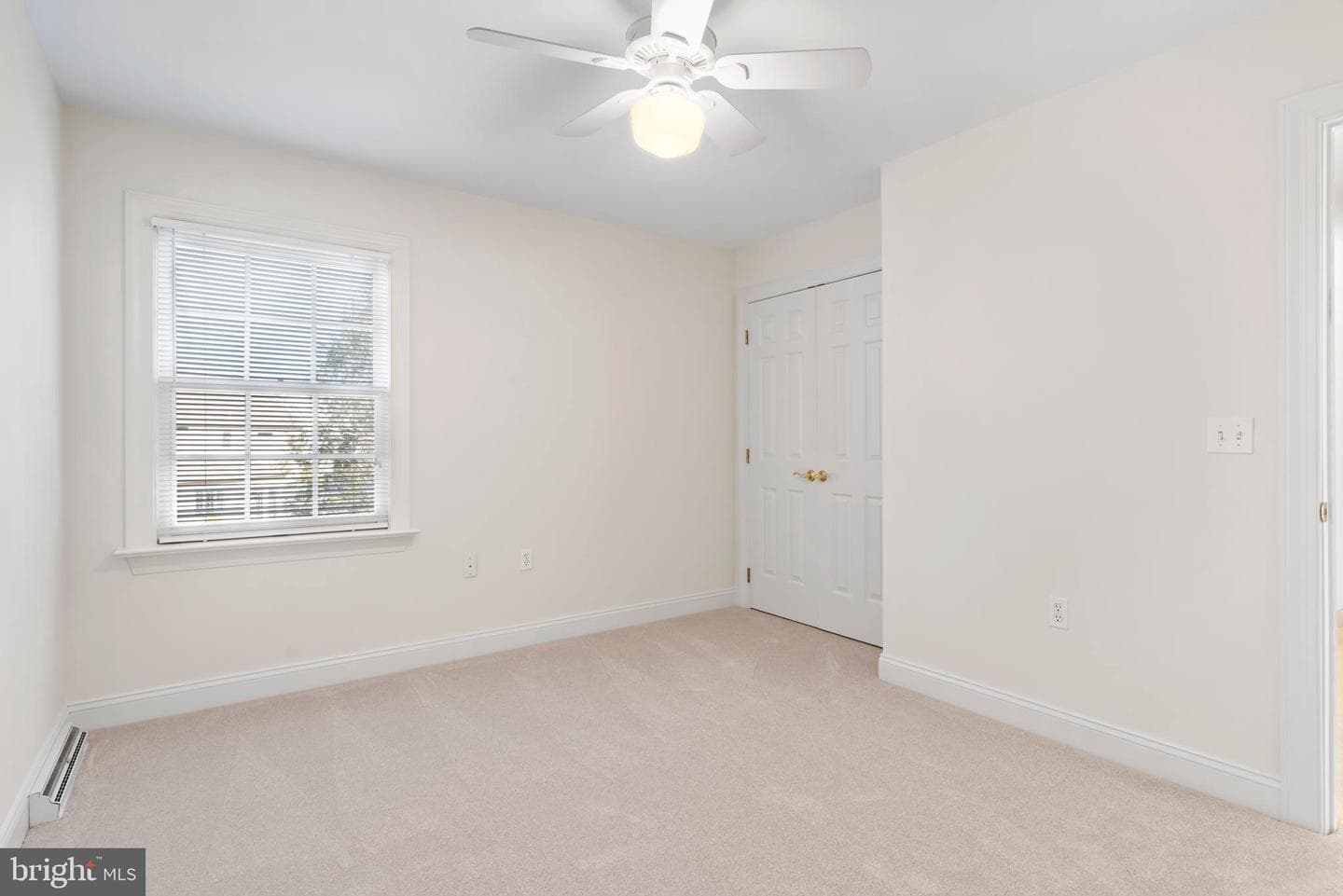 203 Friar Court photo 30