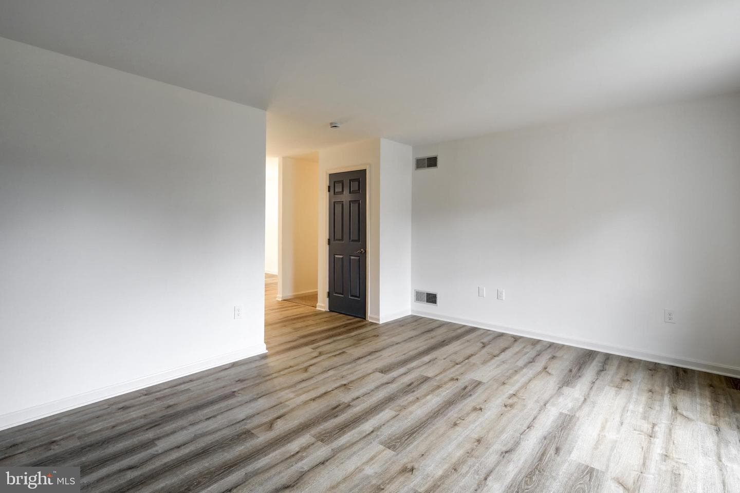 520 Boxwood Lane photo 2