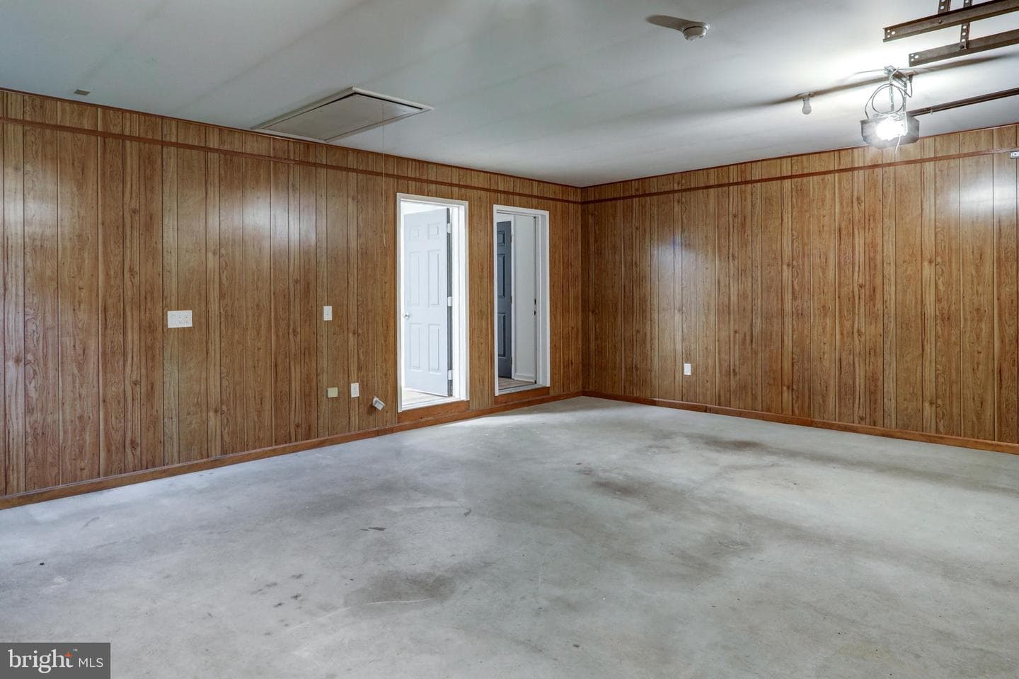 520 Boxwood Lane photo 32