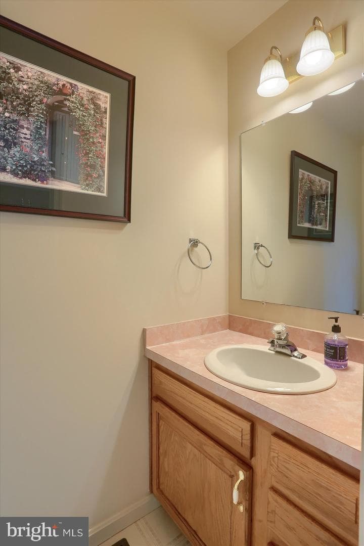 5566 Moreland Court photo 12