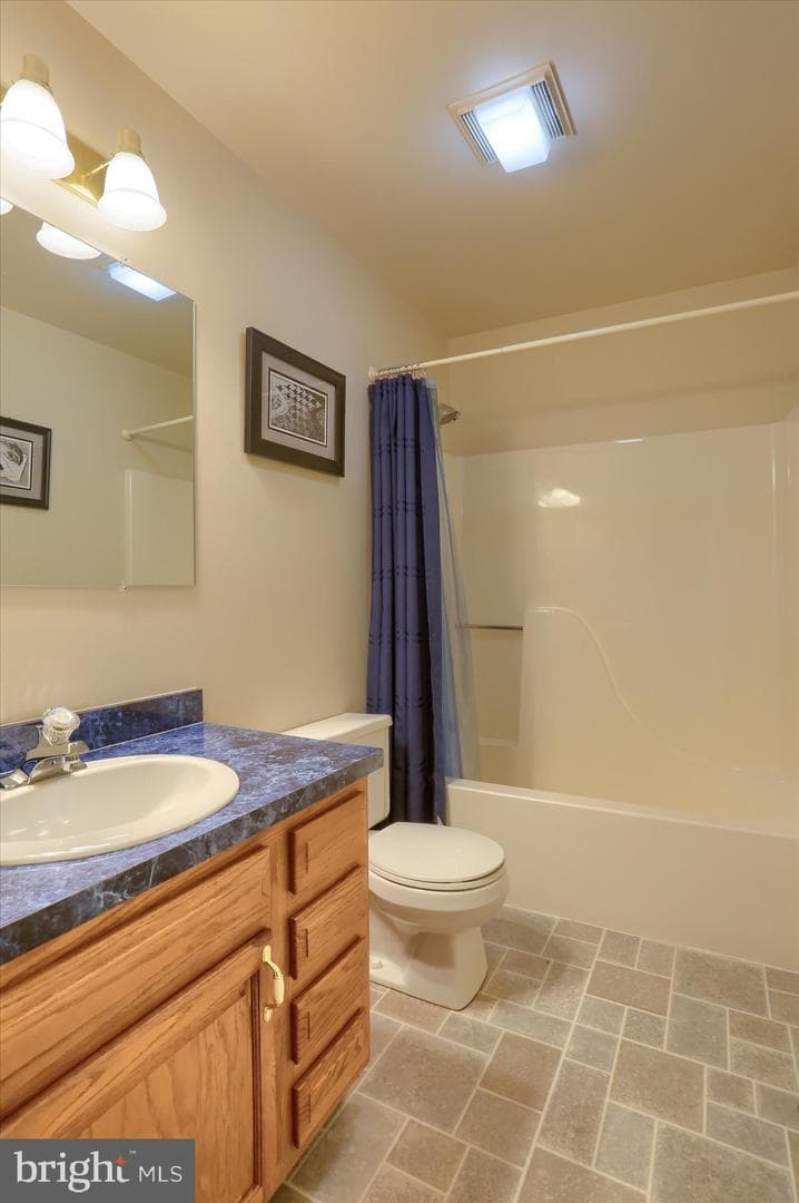 5566 Moreland Court photo 14
