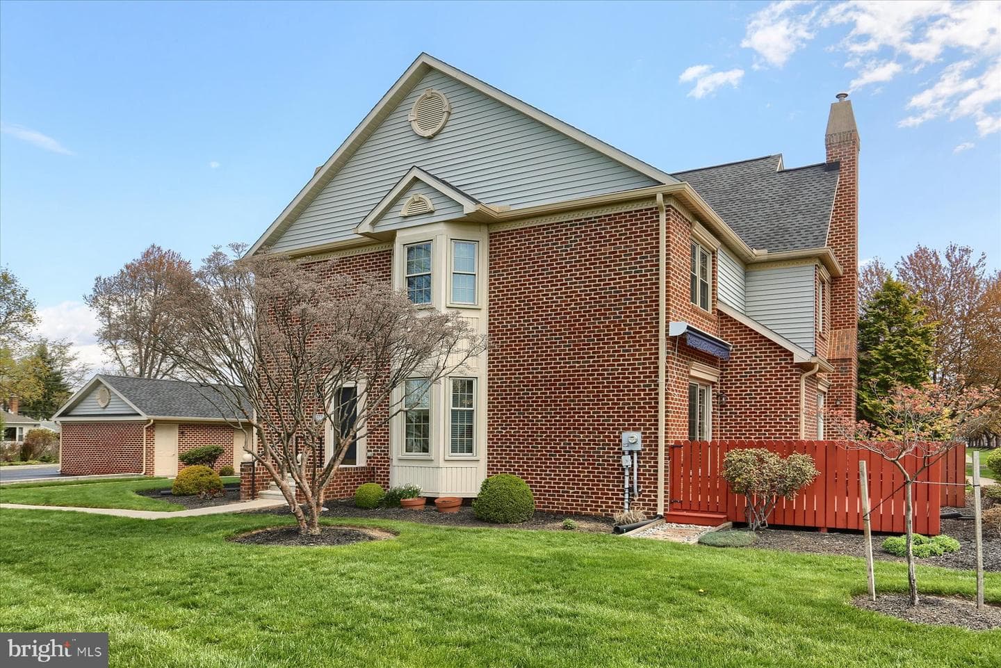 5566 Moreland Court photo 3