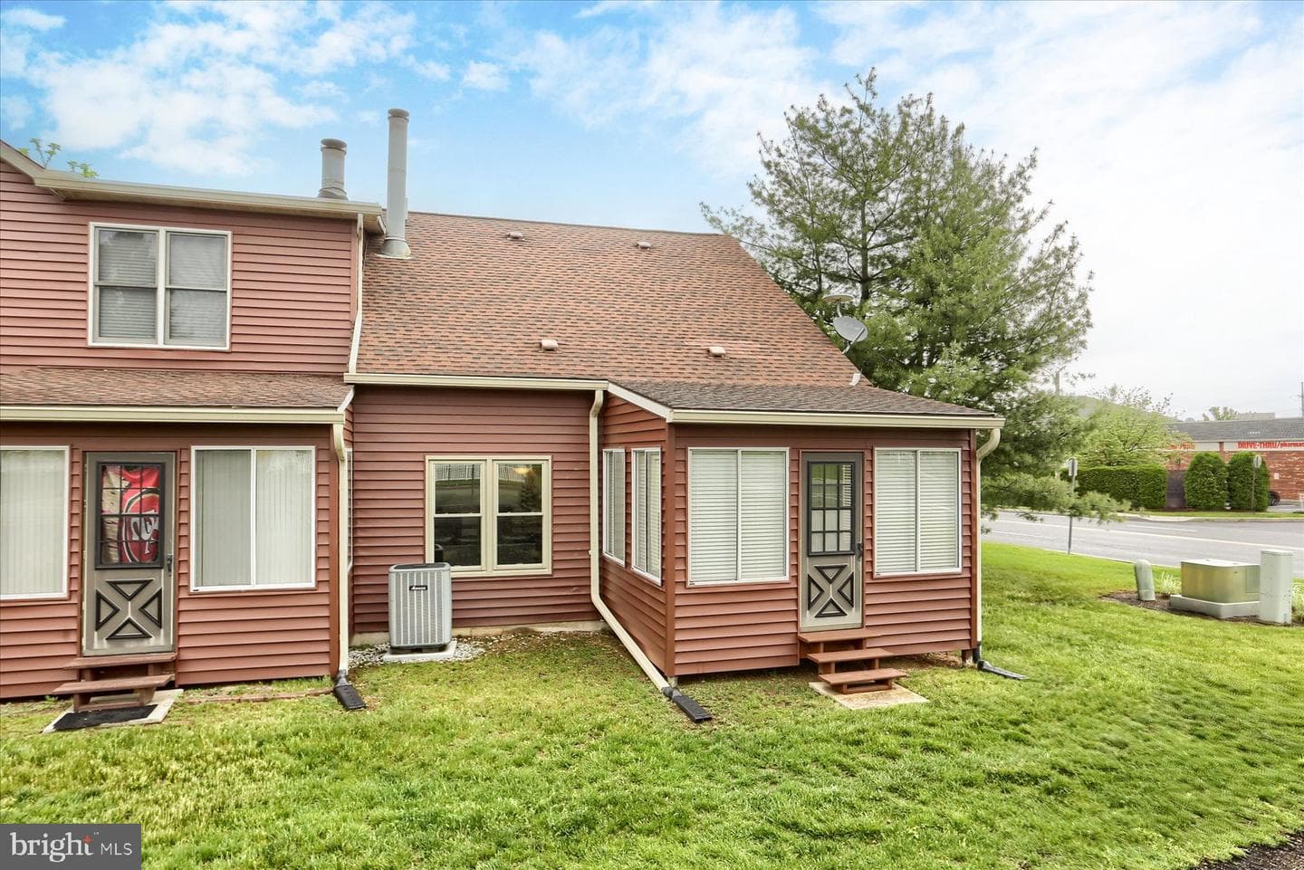 510 Peppercorn Square photo 23