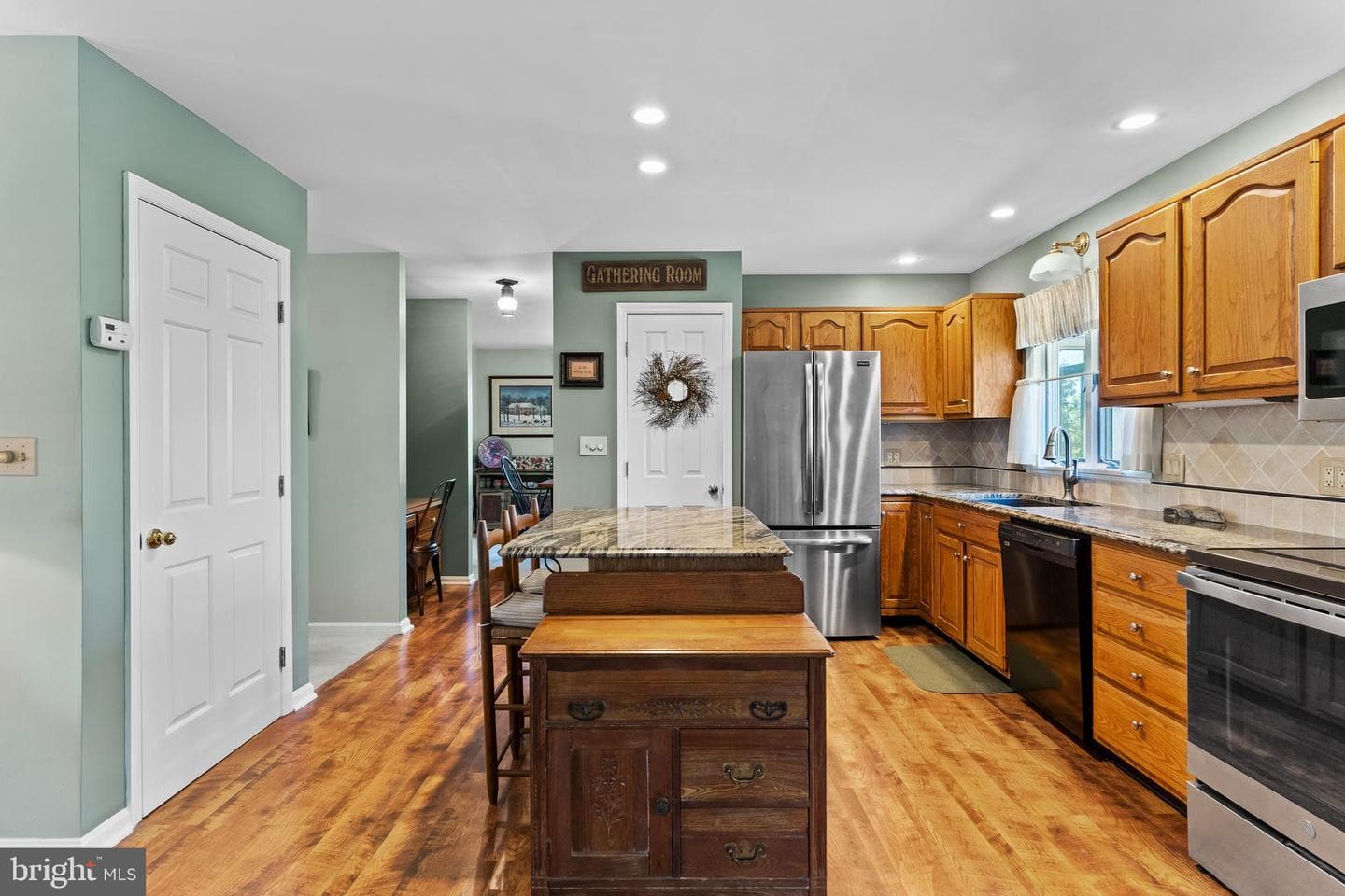 497 Glenn Street photo 15