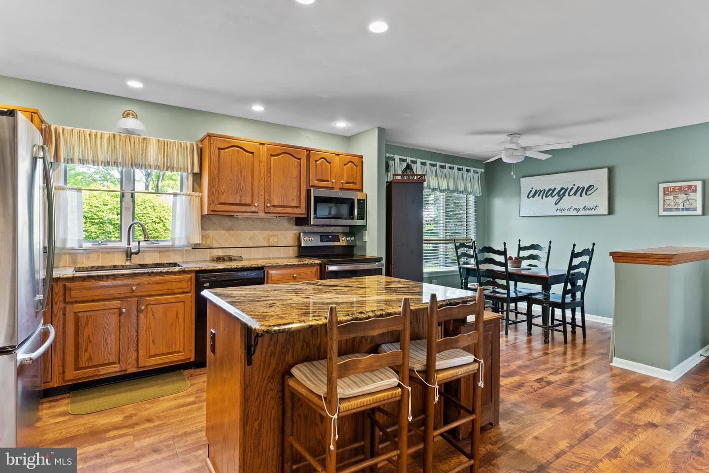 497 Glenn Street photo 16