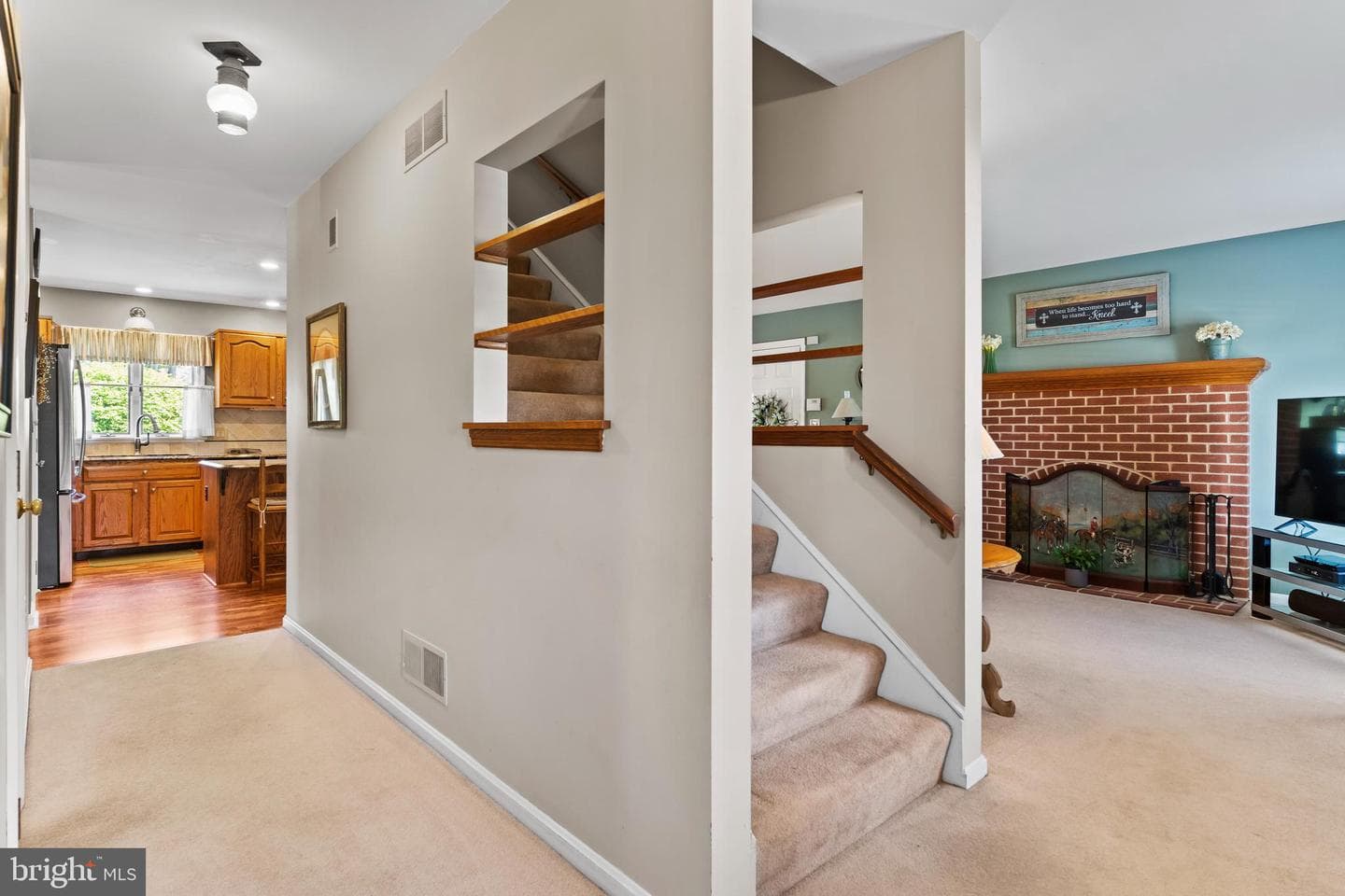 497 Glenn Street photo 8