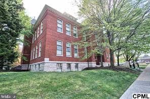 133 W Locust Street #c-06 photo 2