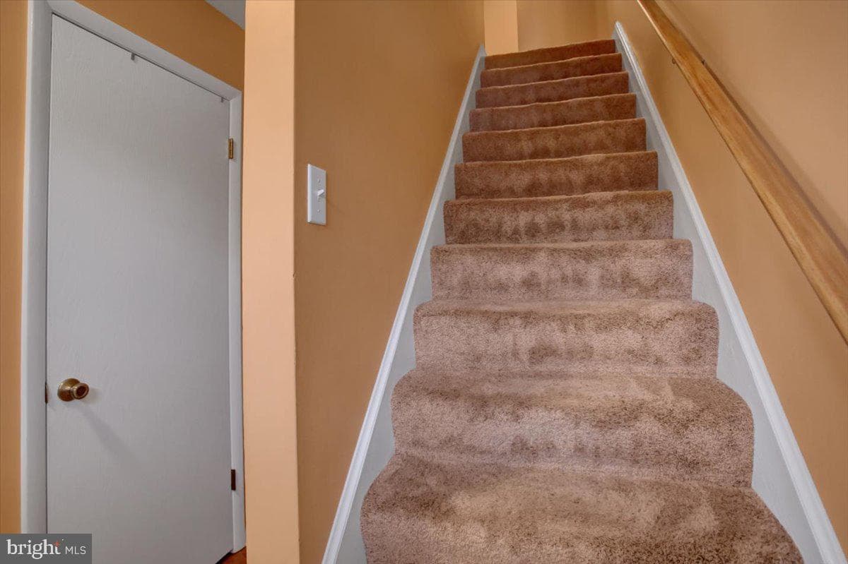 1110 Pheasant Drive N photo 6