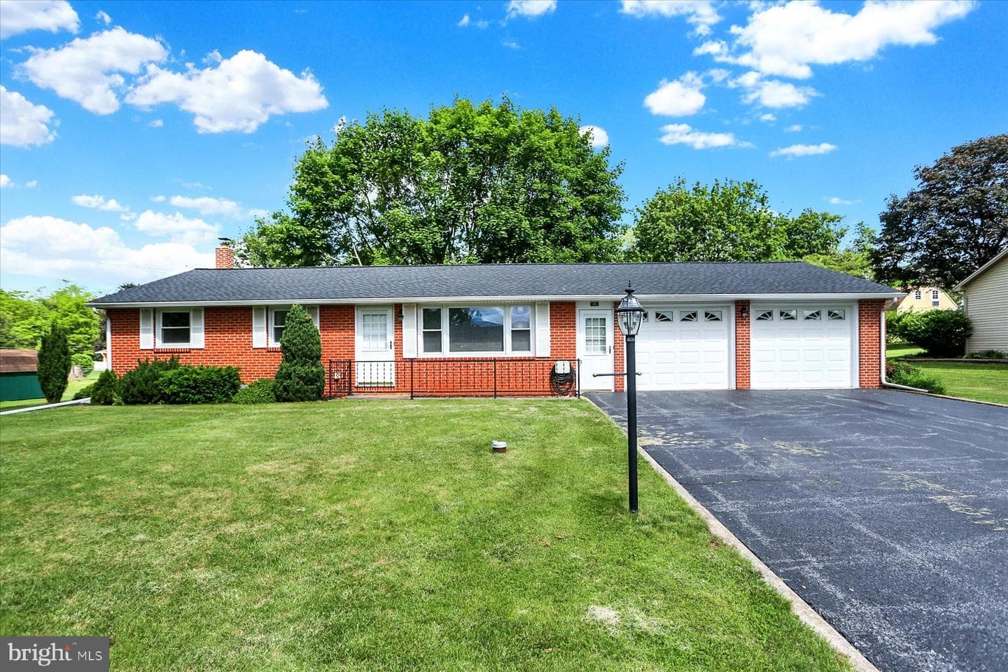1465 Webster Drive photo 2