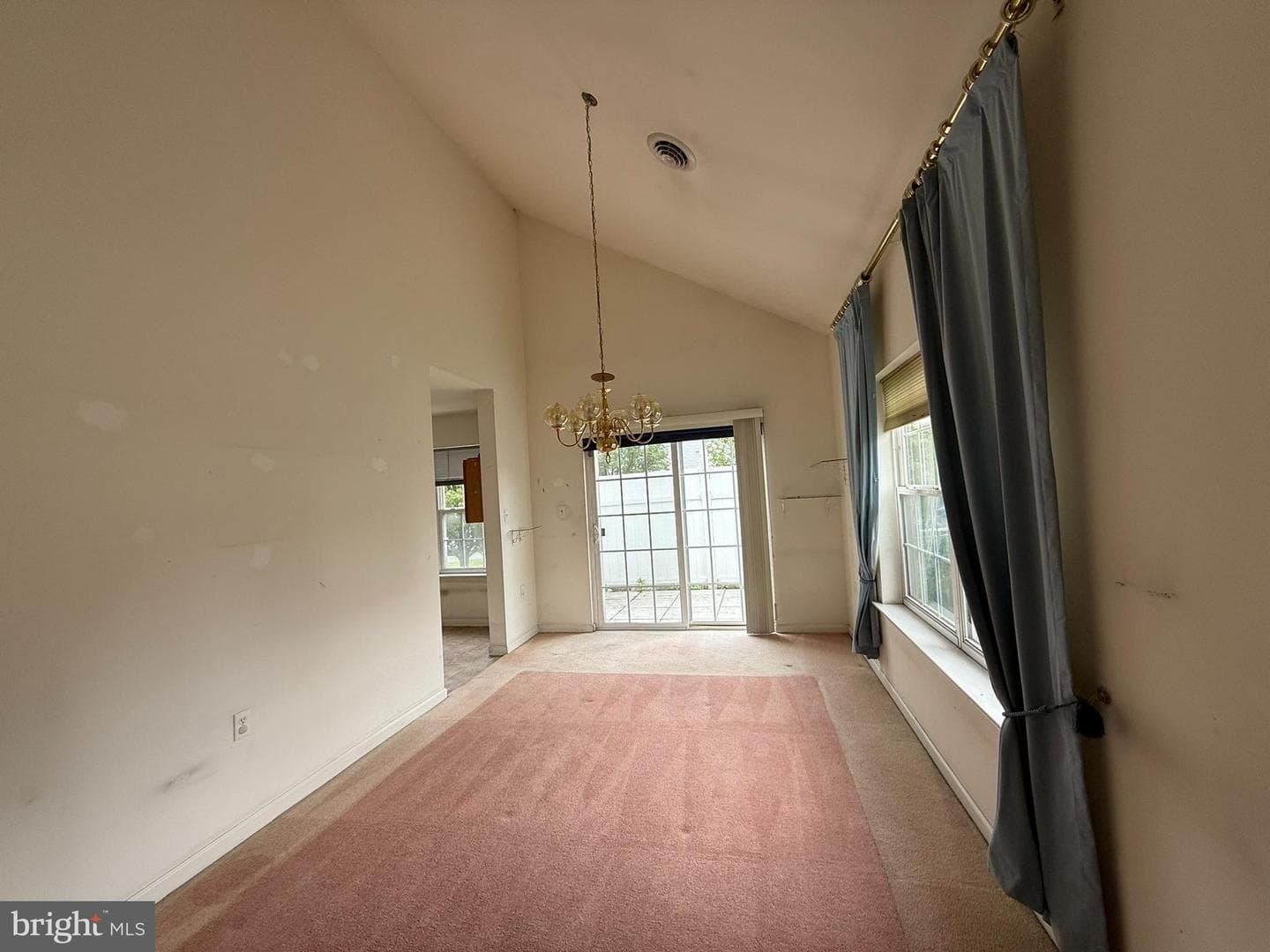 87 Courtyard Drive photo 6