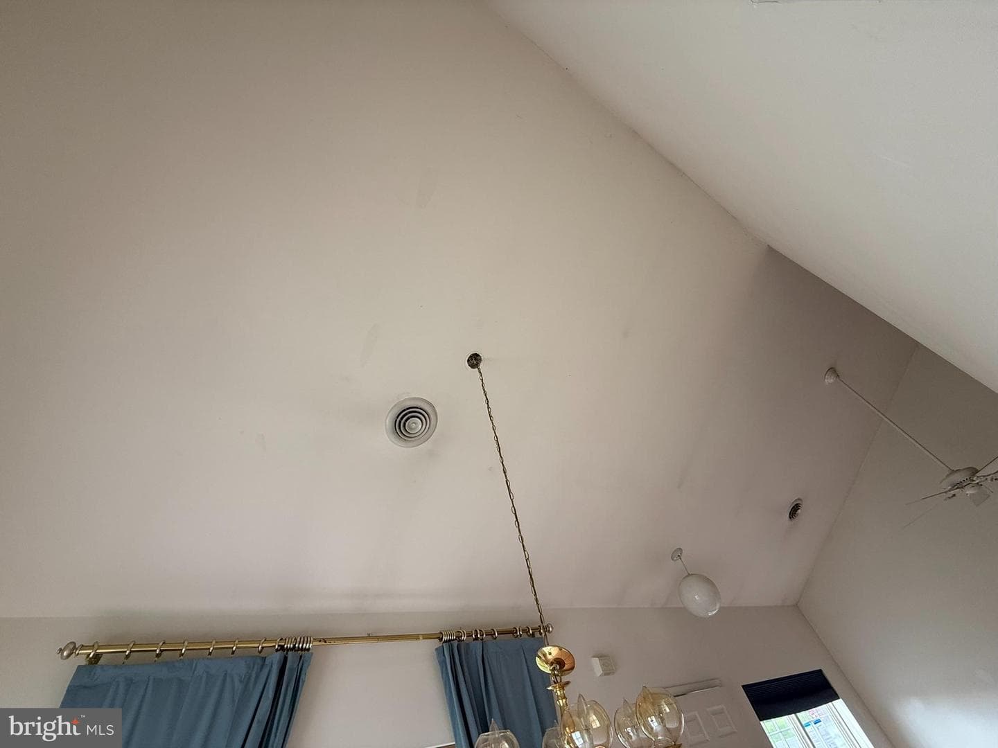 87 Courtyard Drive photo 8