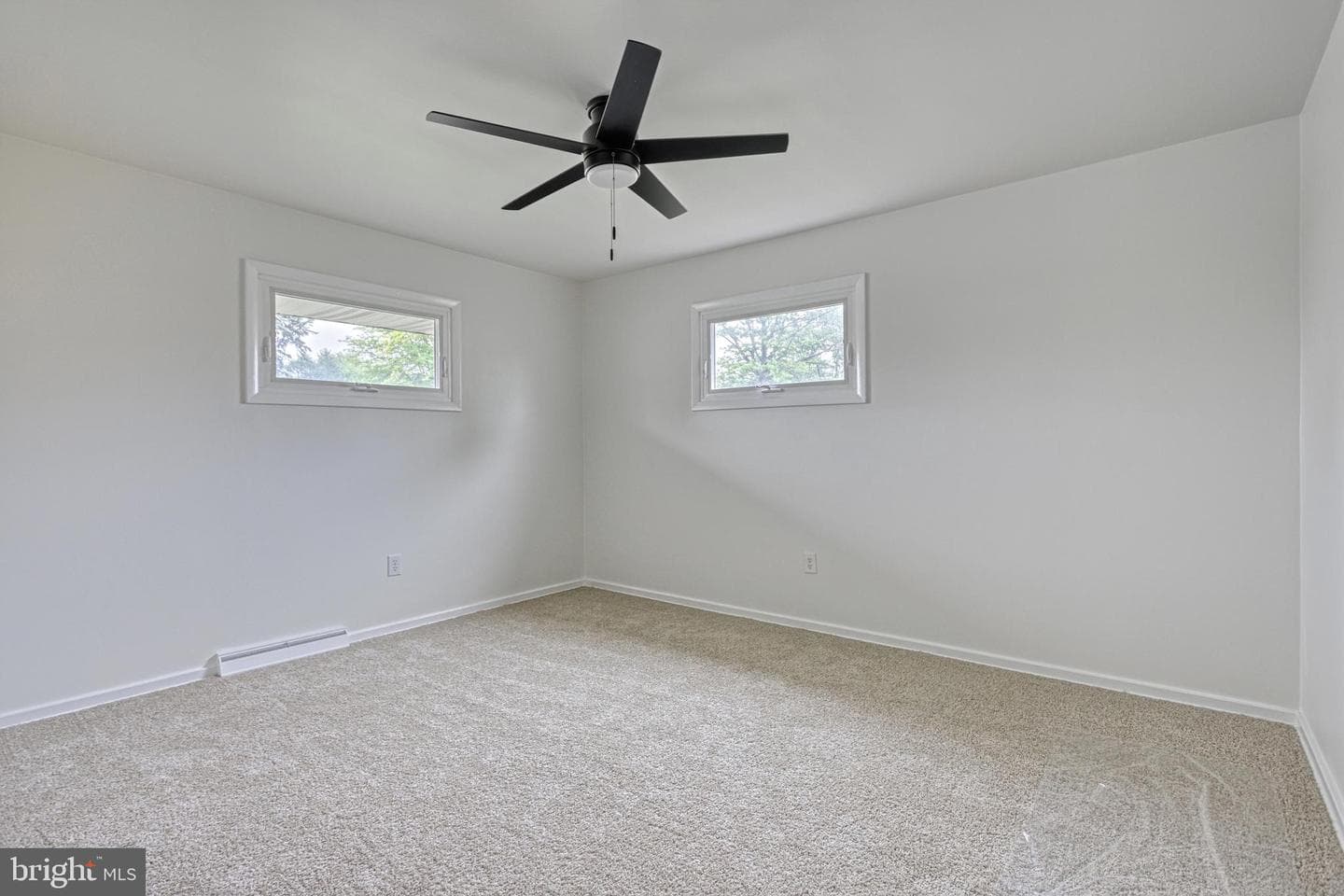120 Winston Drive photo 33
