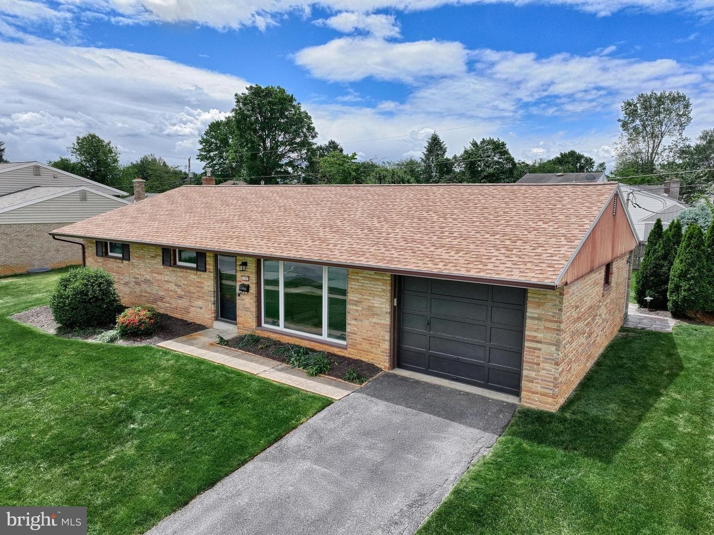 120 Winston Drive photo 57