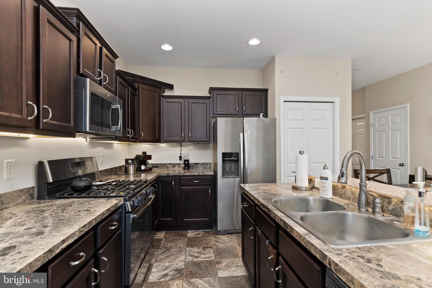 1770 Fairbank Lane photo 7