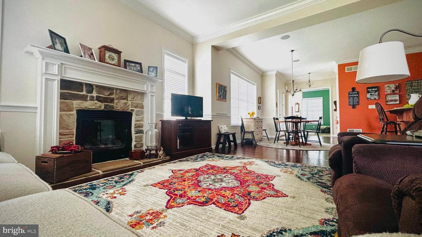 505 Lilly Lane photo 8