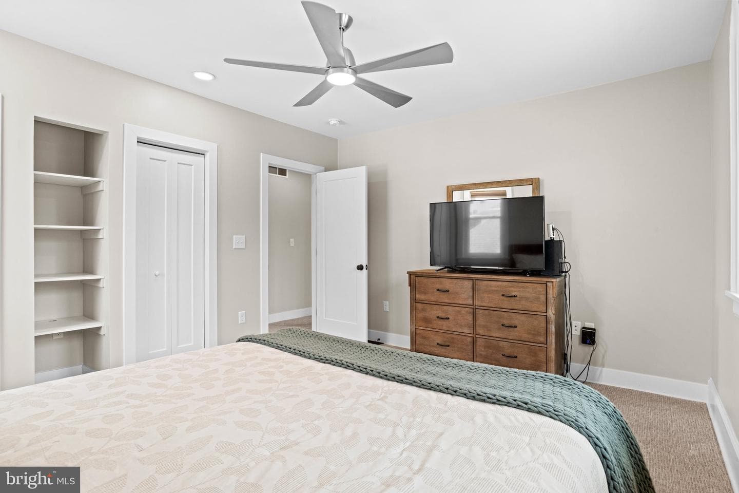 506 W High Street photo 20